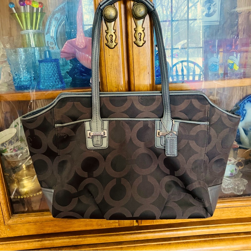 AUTHENTIC SIGNATURE COACH TAYLOR OP ART ALEXIS CARRY-ALL TOTE HANDBAG F25501 EUC